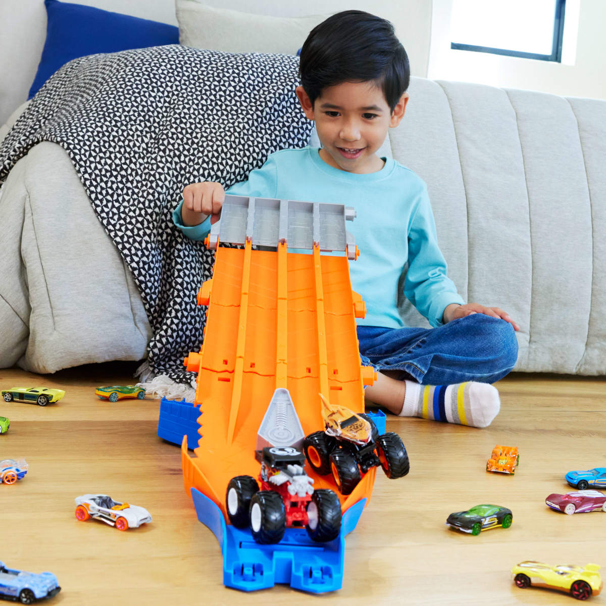 Pista Hot Wheels Monster Trucks Carrera De Destrucci&oacute;n image number null