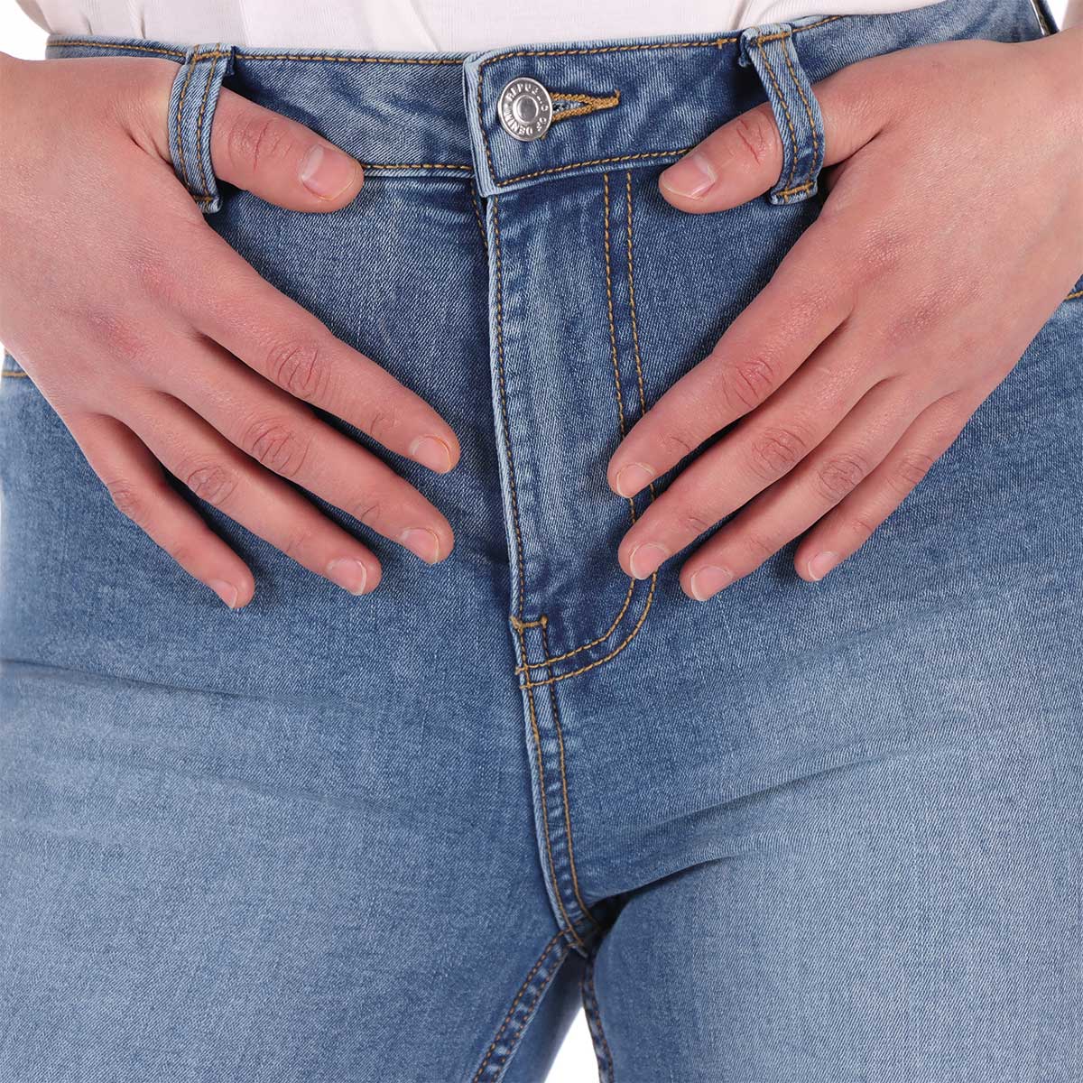 Jeans Corte Acampanado Lavado Medio OVS para Mujer image number null