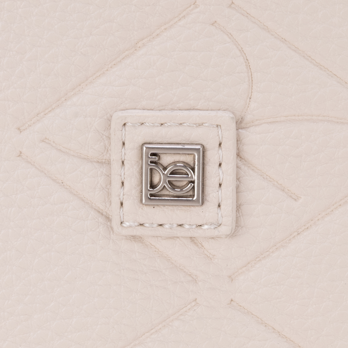 Set de Viaje Cloe Hs Ajaris Blanco image number null
