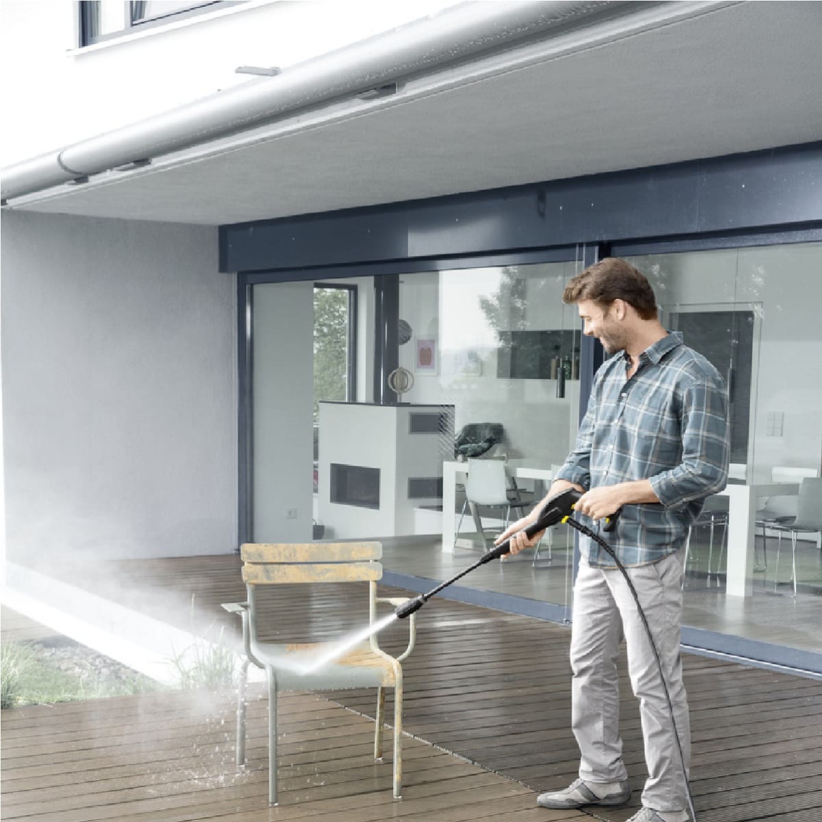 Lavadora El&eacute;ctrica 1600 psi c/ Paro Autom&aacute;tico Karcher image number null