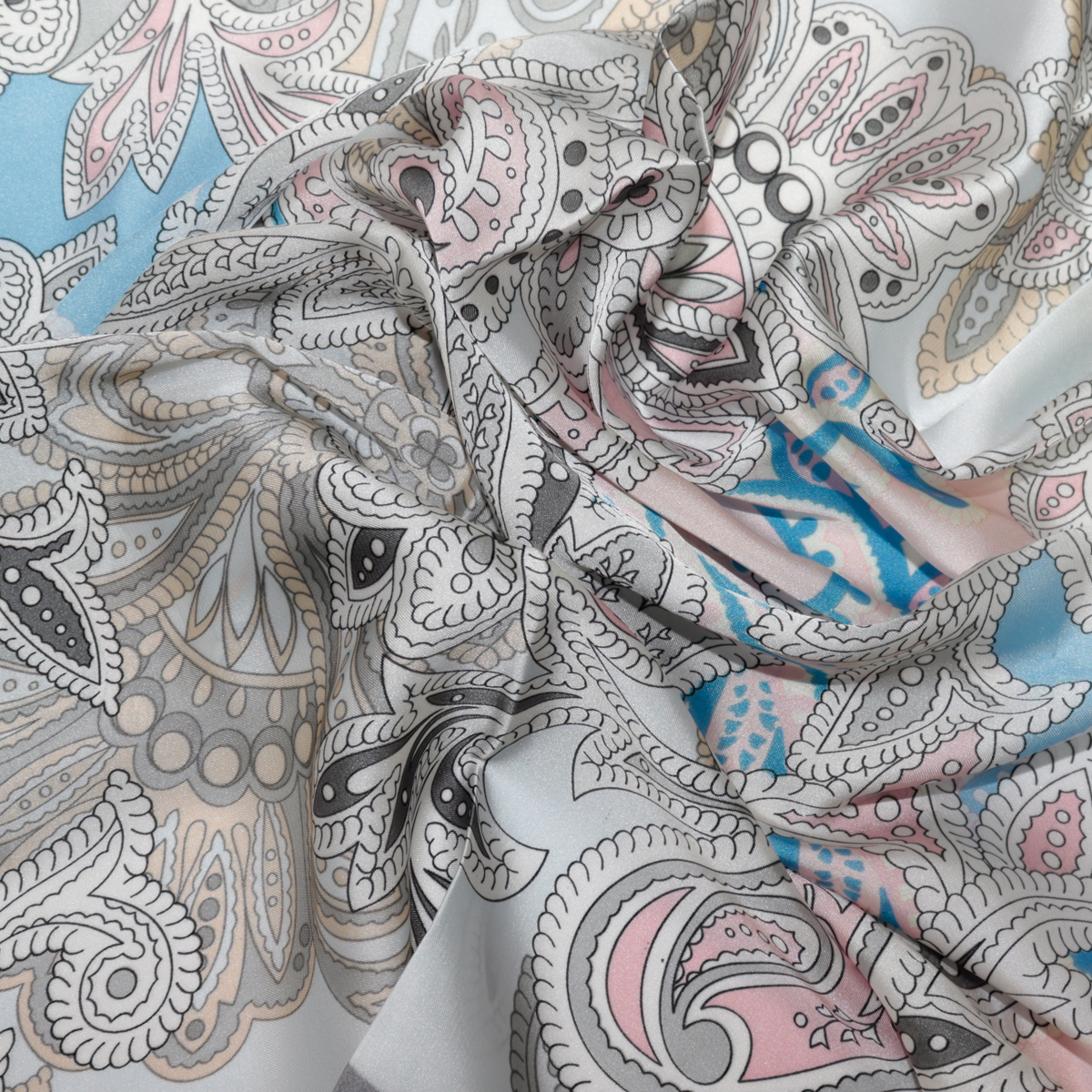 Pa&ntilde;uelo Satinado Paisley Print Gris&nbsp;Phi By Philosophy Jr image number null