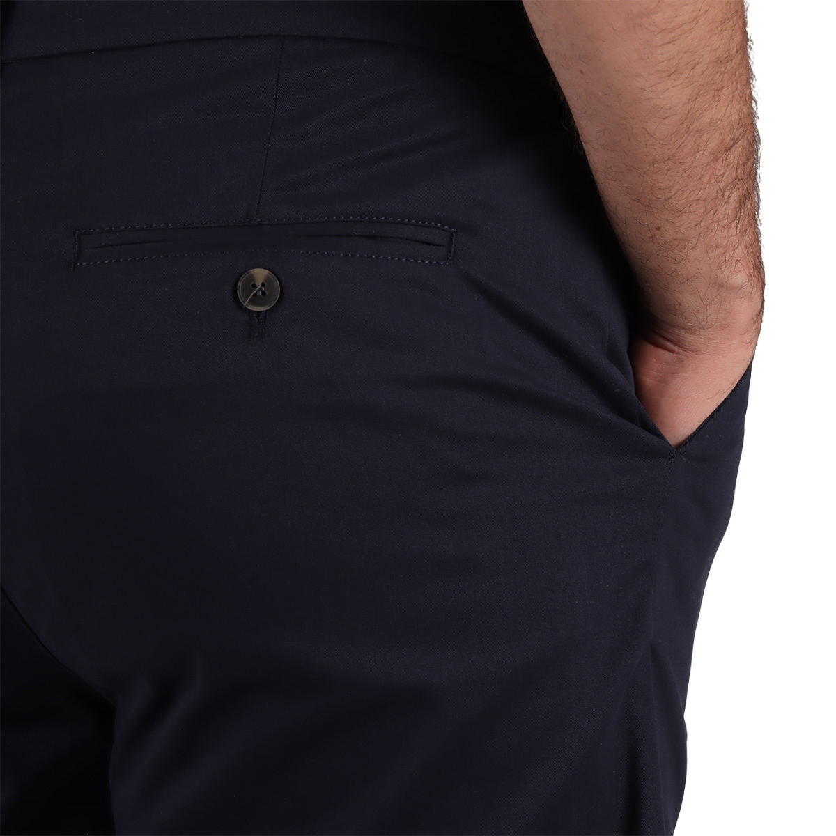 Bermuda Gabardina Corte Regular Bruno Magnani para Hombre image number null