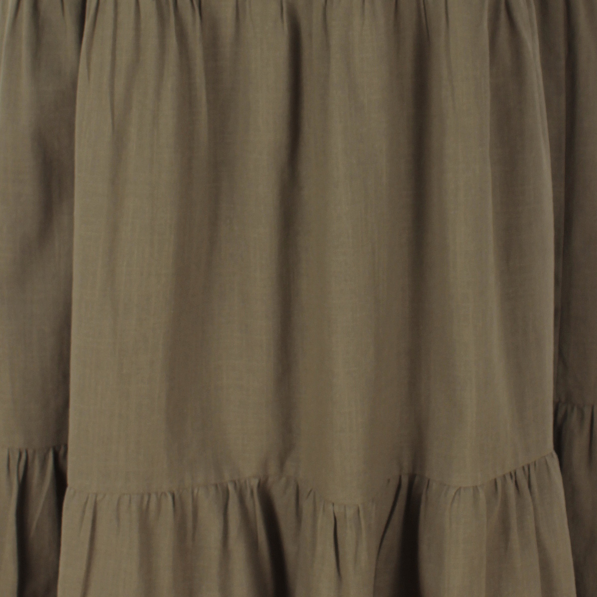 Falda midi escalonada con botones frontales para Mujer Petite JUST BY BASEL image number null