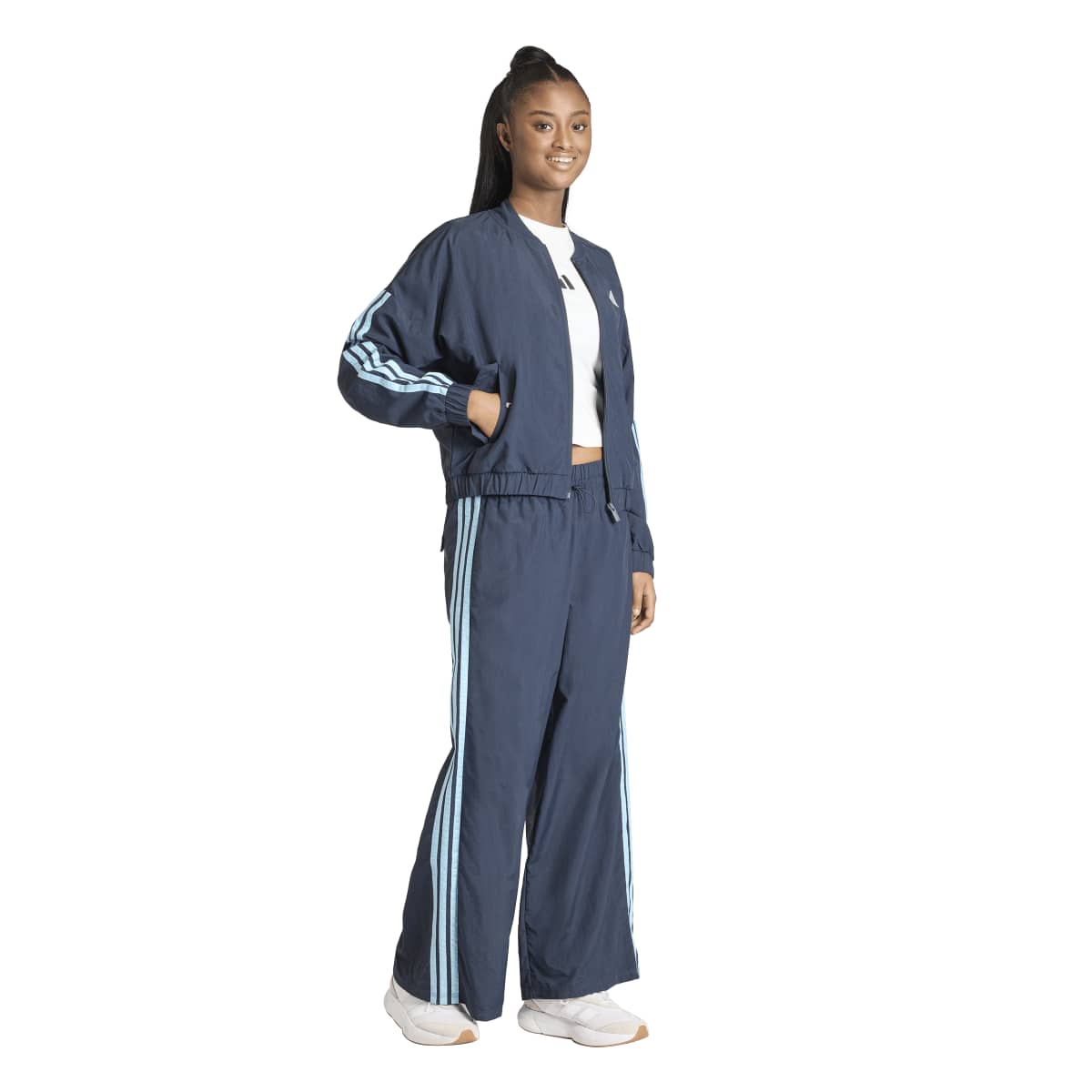 Chamarra Deportiva Adidas para Mujer image number null