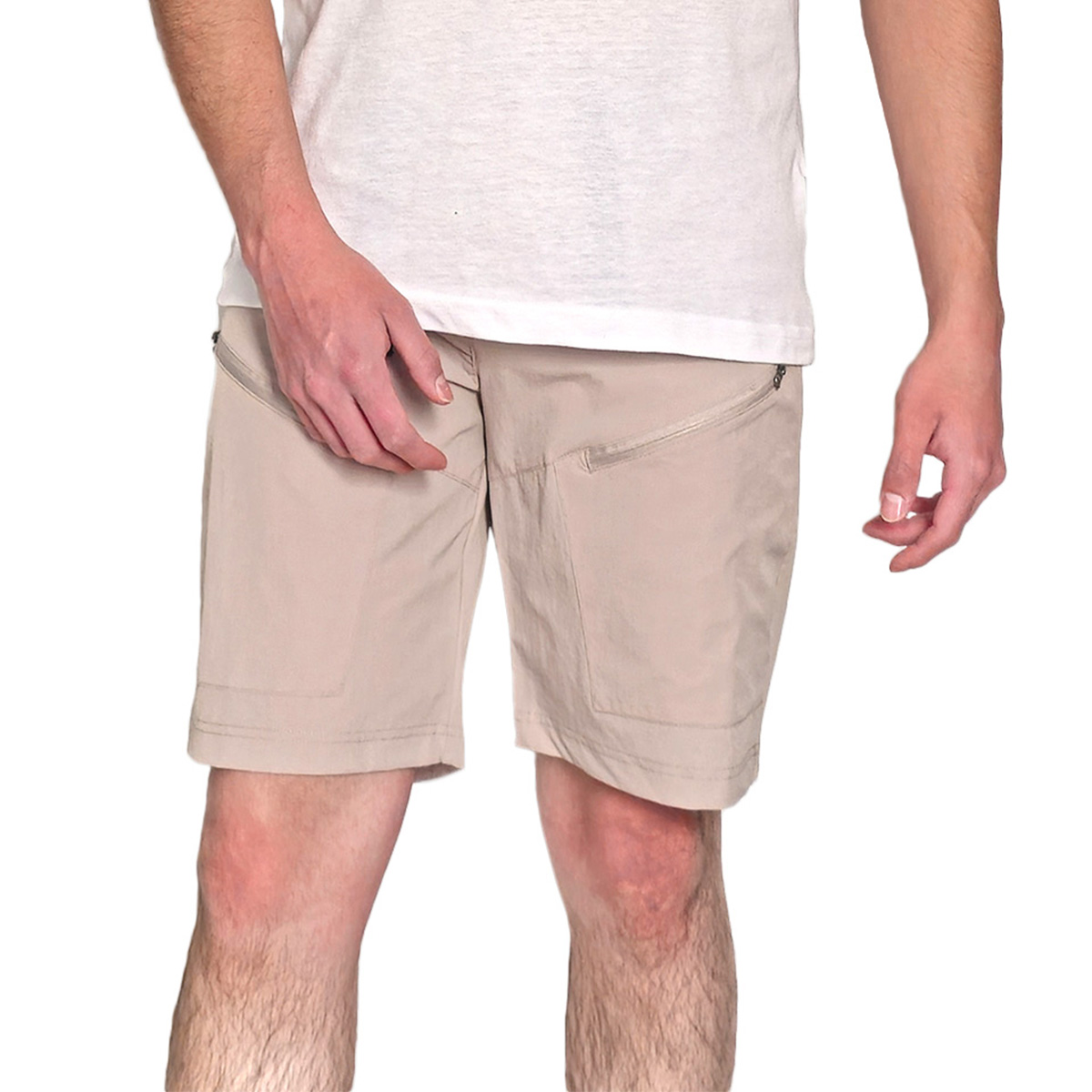 Bermuda Regular Fit Usport Beige Bolsas con Cierre para Hombre image number null