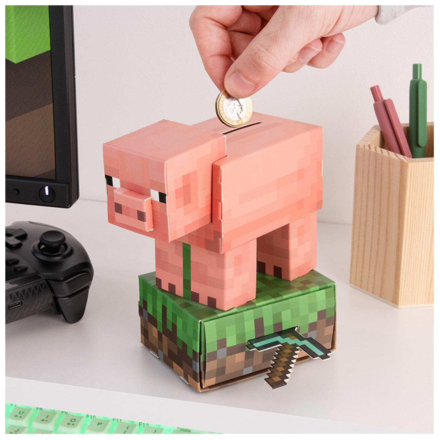Pig Build Your Own Money Box Kit image number null