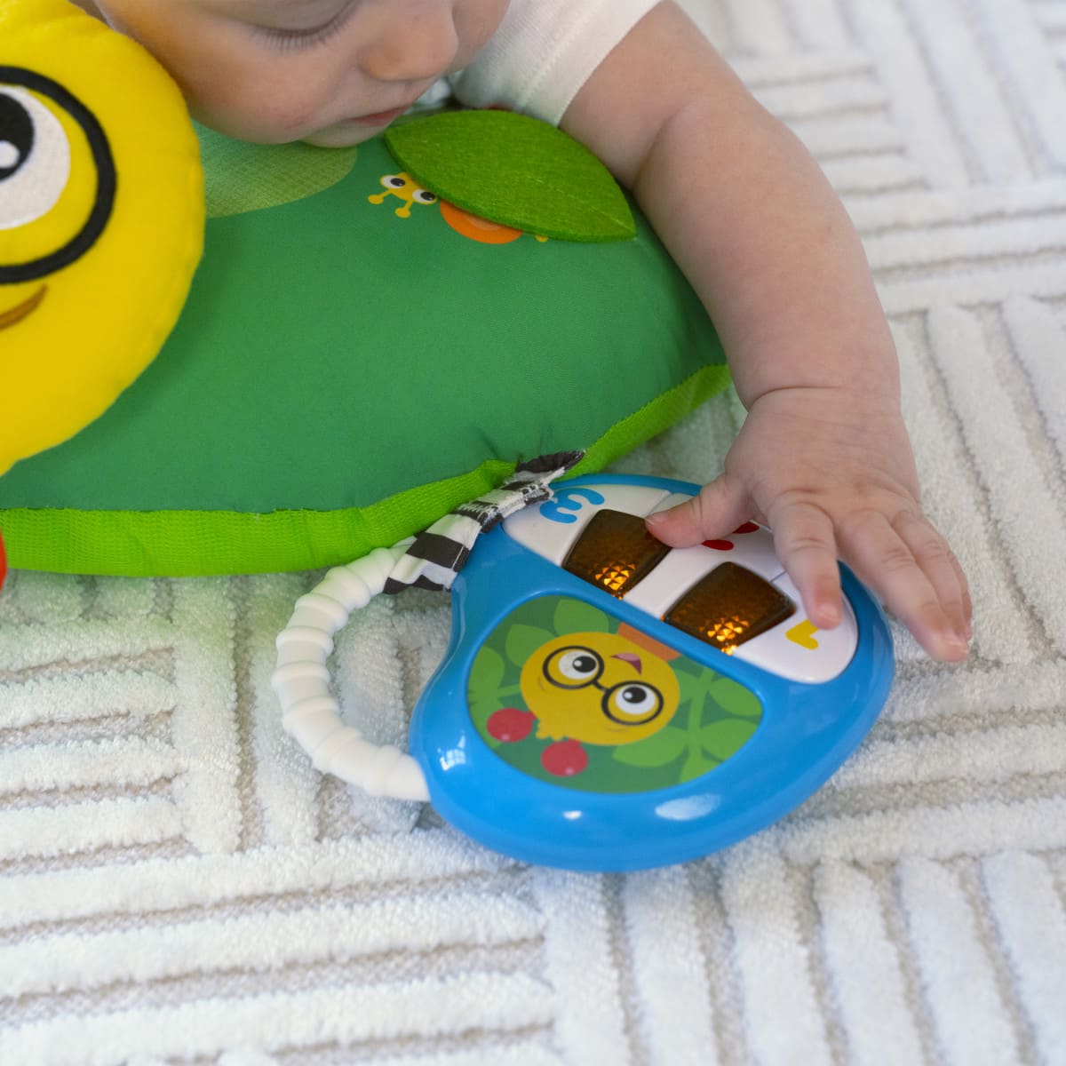 Coj&iacute;n de Oruga Multisensoriales Baby Einstein image number null