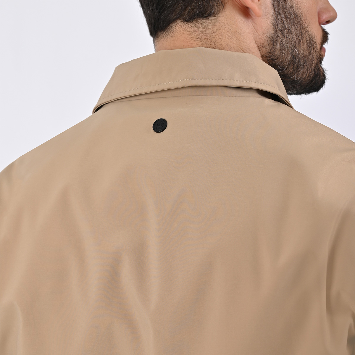 Chamarra Regular Fit Perry Ellis con Bolsillo Interno para Hombre image number null