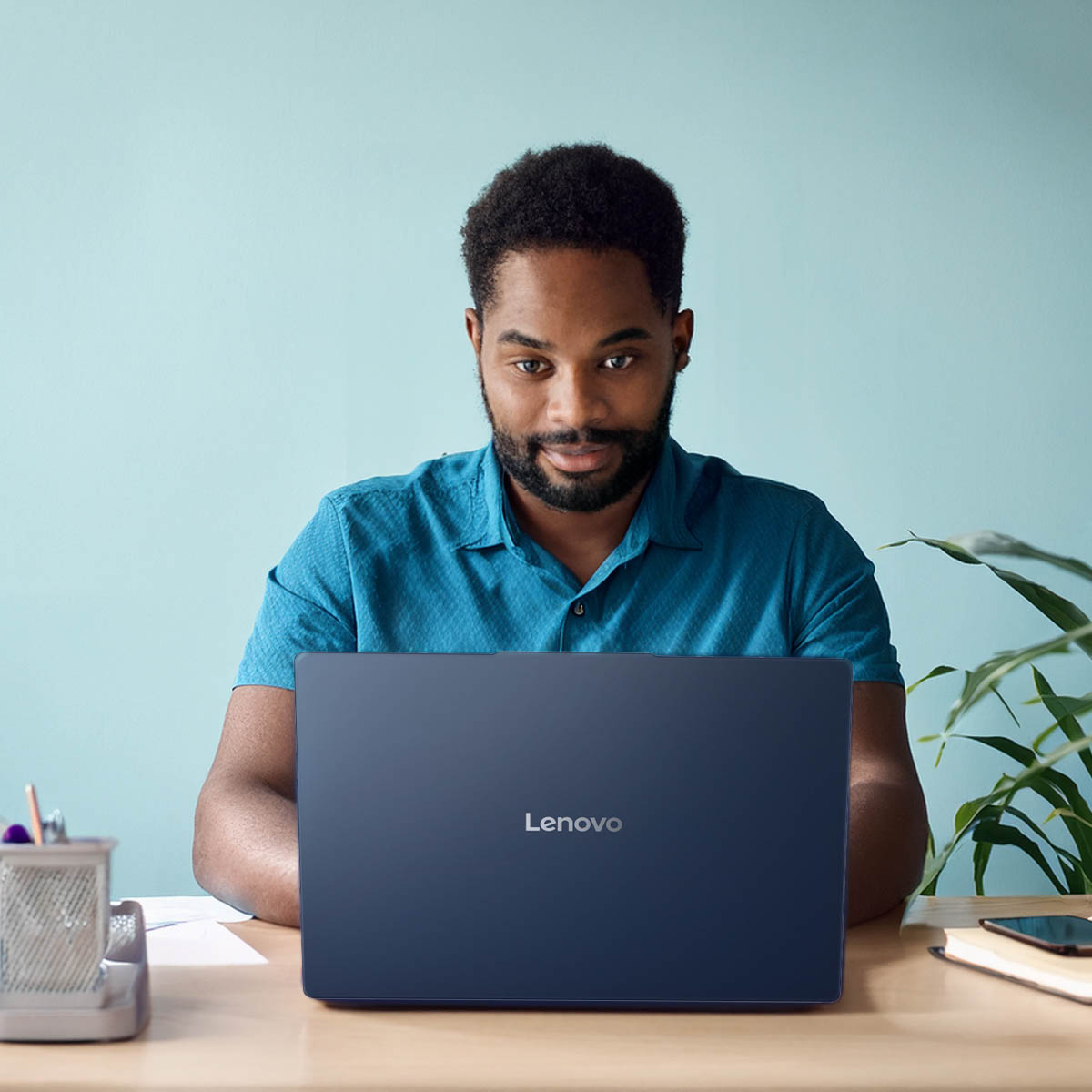 Laptop Lenovo Ideapad Slim 3 15IRH10 15.3" WUXGA Touch Intel Core i5, 16 GB RAM 1TB SSD + Aud&iacute;fonos image number null