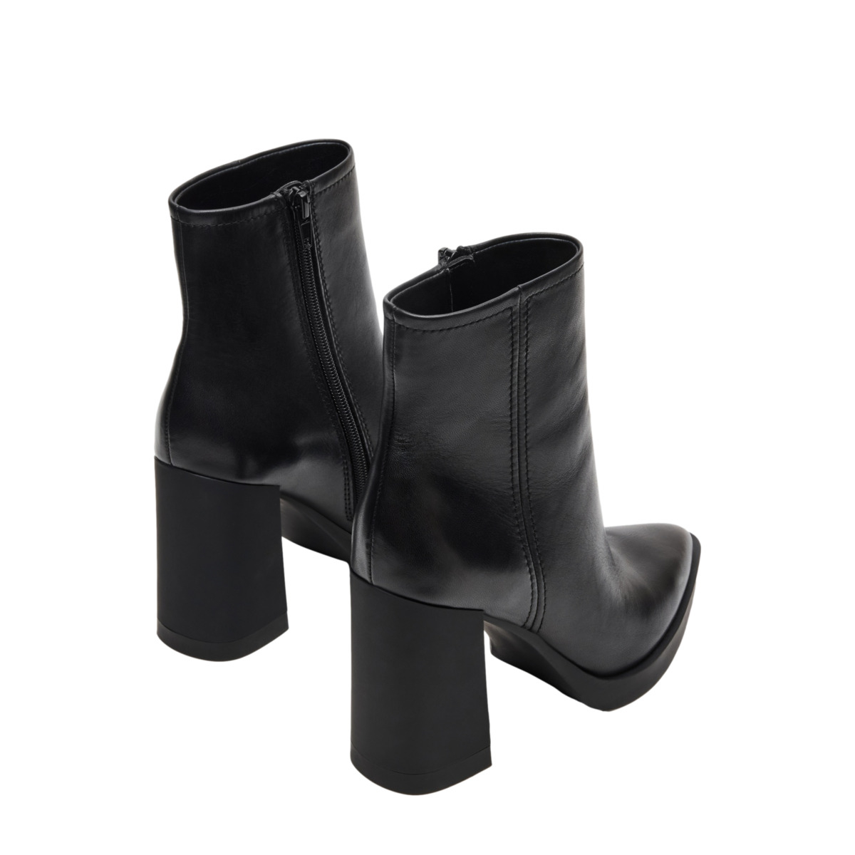 Bot&iacute;n Puntal con Tac&oacute;n Steve Madden Negro para Mujer image number null