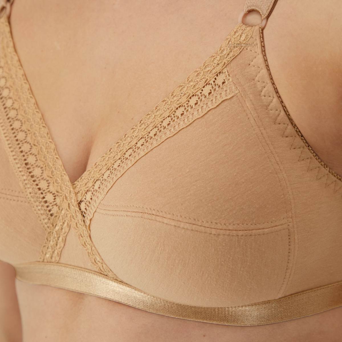 Bra Copa Completa Sin Varilla con Encaje Playtex Para Mujer image number null