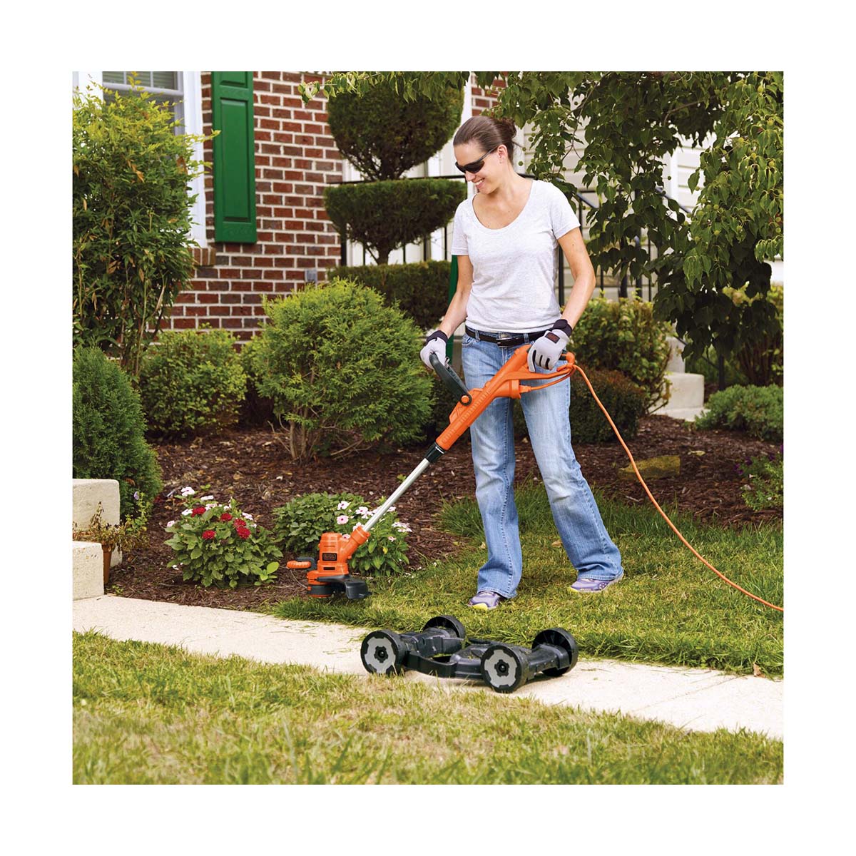 Podadora y Orilladora El&eacute;ctrica 12" 3 en 1 Black+Decker image number null