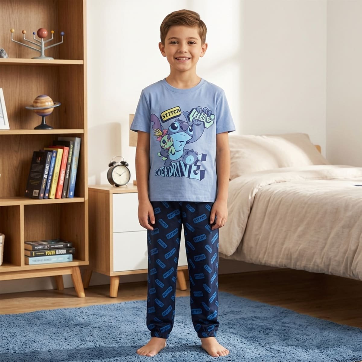 Pijama de Playera Manga Corta y Pantal&oacute;n con Dise&ntilde;o Stitch Disney para Ni&ntilde;o image number null