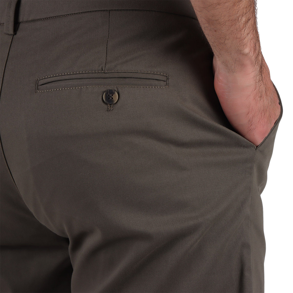 Bermuda Gabardina Corte Regular Bruno Magnani para Hombre image number null