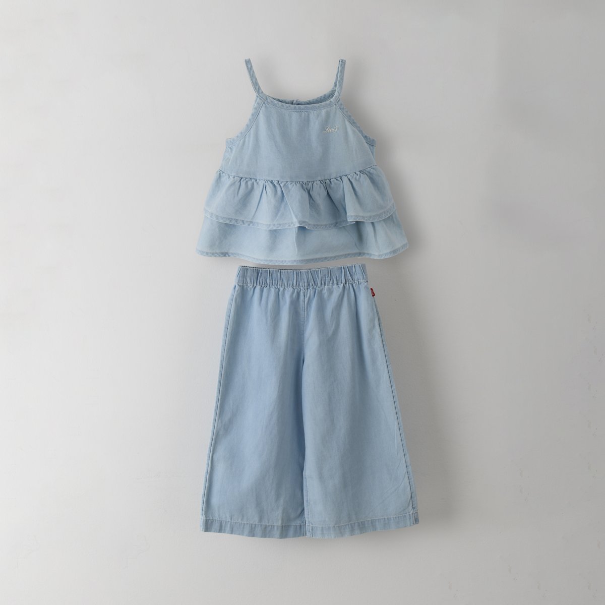 Conjunto de Blusa con Olanes y Pantal&oacute;n Ancho Levi's para Beb&eacute; Ni&ntilde;a image number null